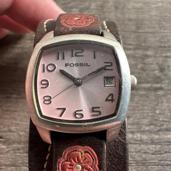 Fossil Watch Women 26mm Silver Tone Pink Dial Date Wide Genuine Leather Band - Picture 1 of 4